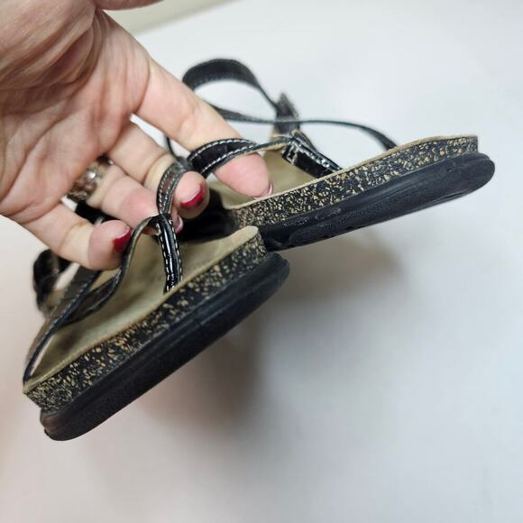 ECCO Sz39 Strappy Patent Croco pattern‎ flip flops leather slippers. Comfy. Boho - Picture 9 of 10